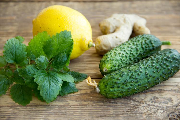 Detoxifying Water with Cucumber, Lemon and Ginger