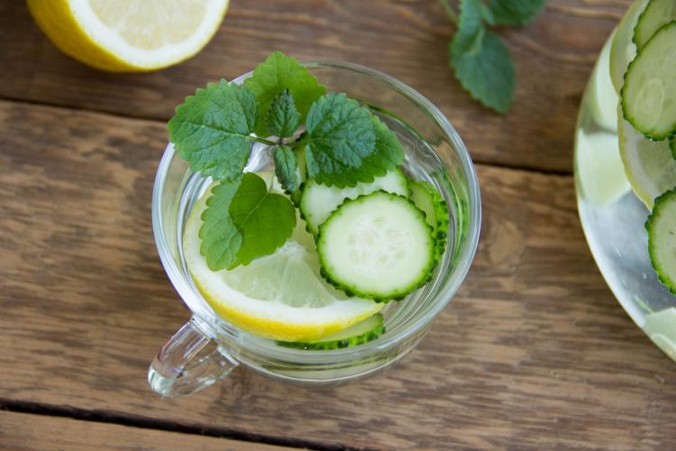 Detoxifying Water with Cucumber, Lemon and Ginger