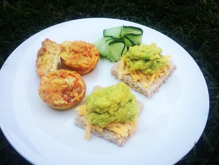 Avo bread with egg muffins 
