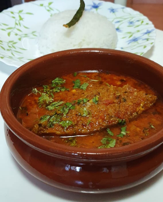 Smoked tandoori fish curry