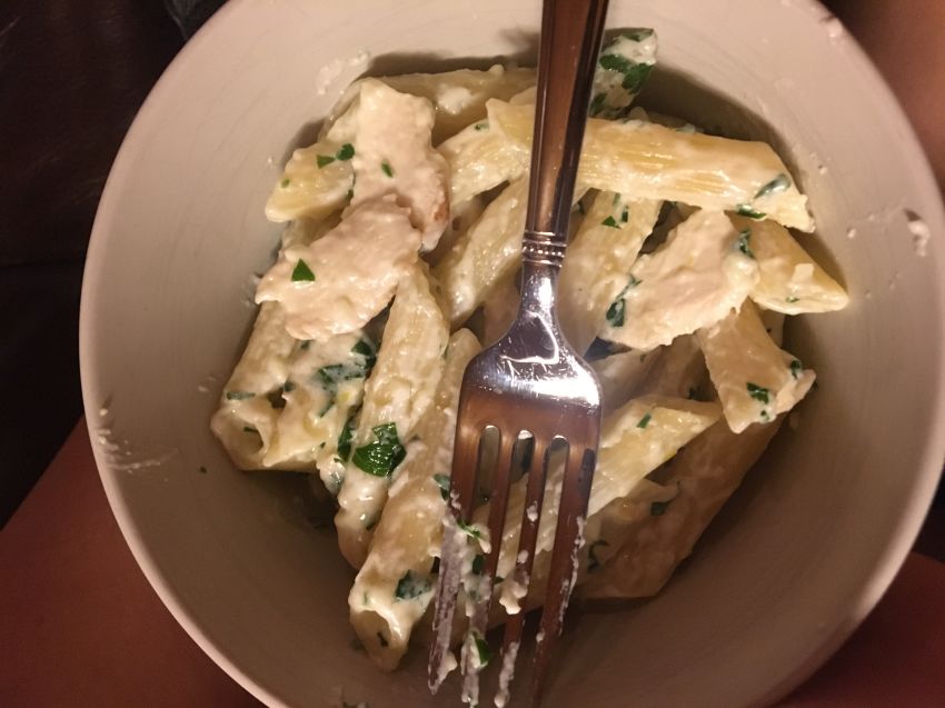 Garlic alfredo sauce with chicken 