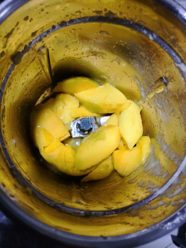 Mango-Pineapple Kulukki