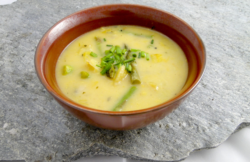Leek, Potato And Asparagus Soup