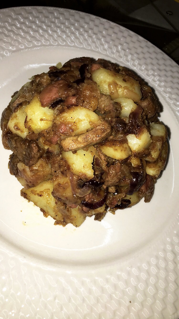 Beef liver and potato sauté 