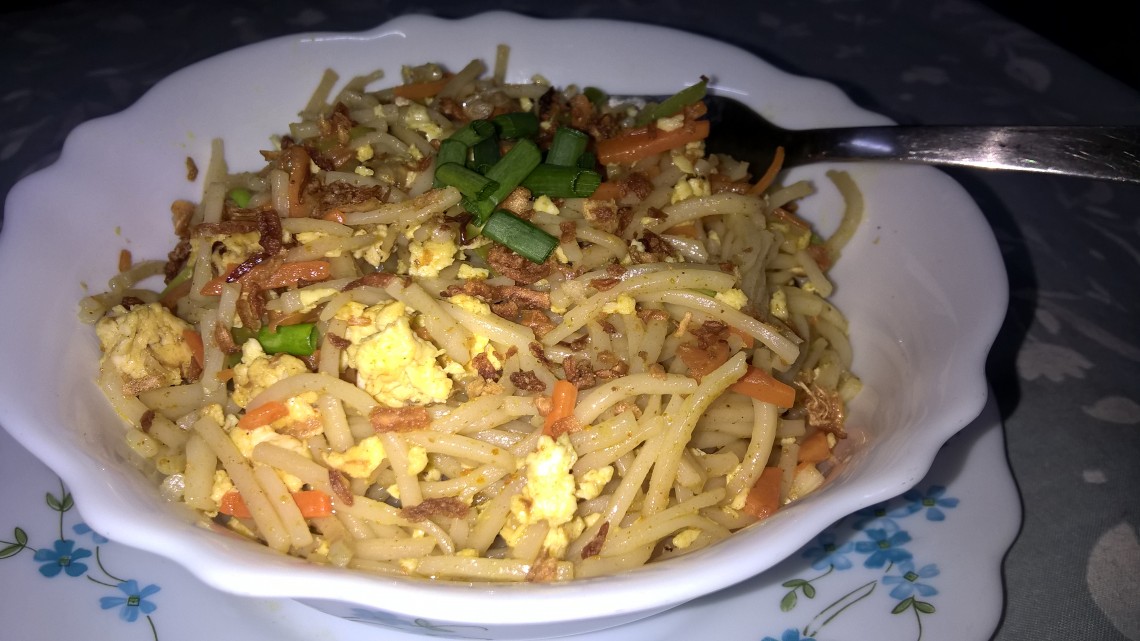 Egg Noodle with Onion crunch
